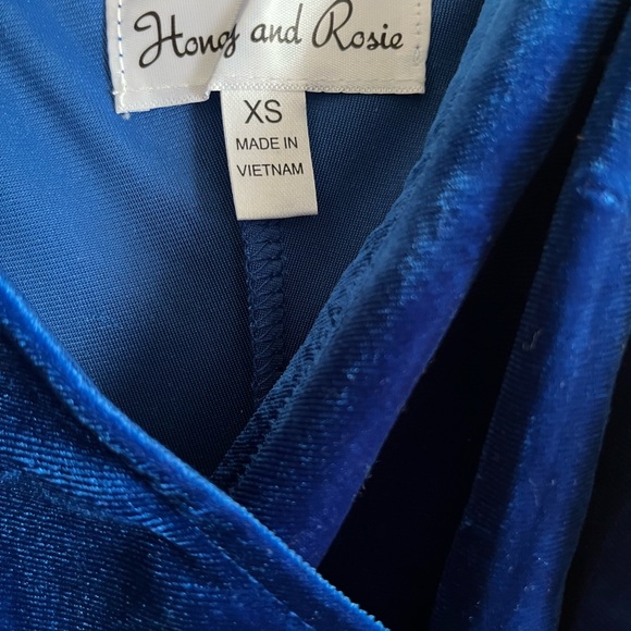 Silky Satin Sleeveless V-Neck Ruched Faux-Wrap Asymmetrical Hem Sheath Dress - Picture 3 of 5